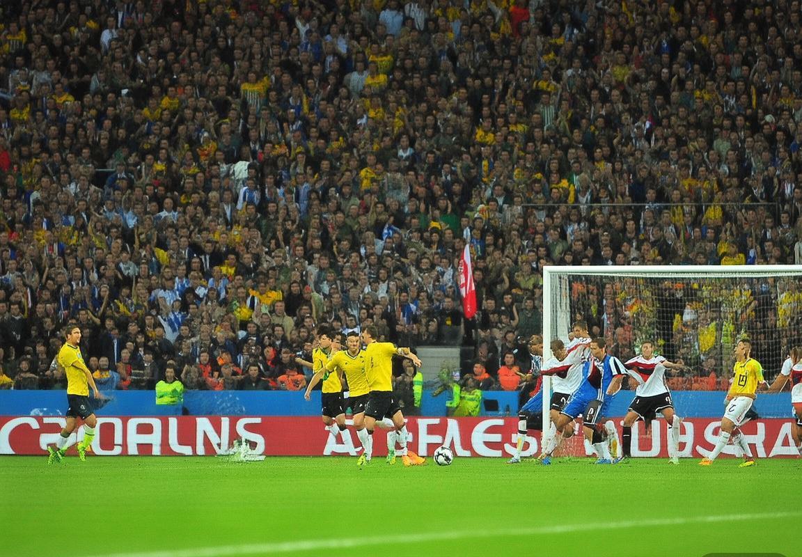 巴西德国巅峰对决：经典赛事回顾与战术解析