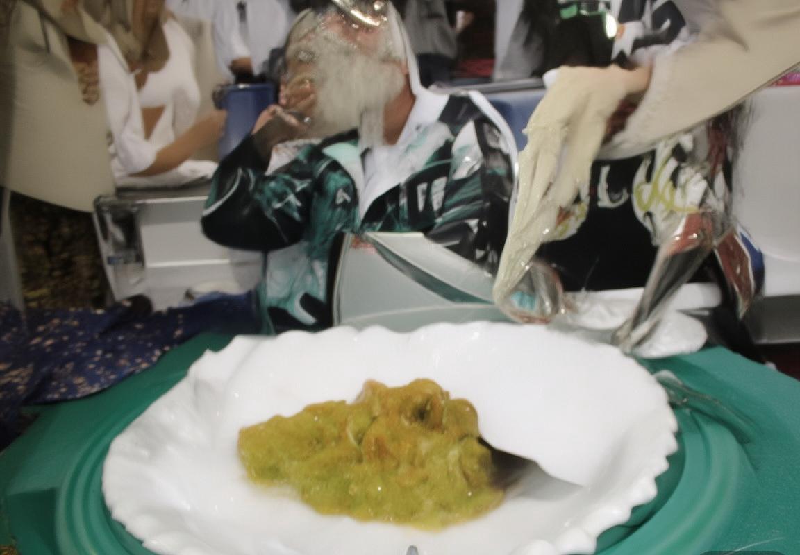 巴萨皇马球衣时尚对决：品牌传奇与设计美学巅峰对决(图2)